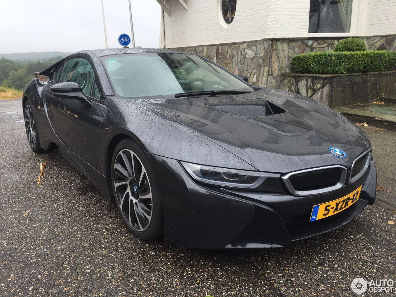 BMW i8