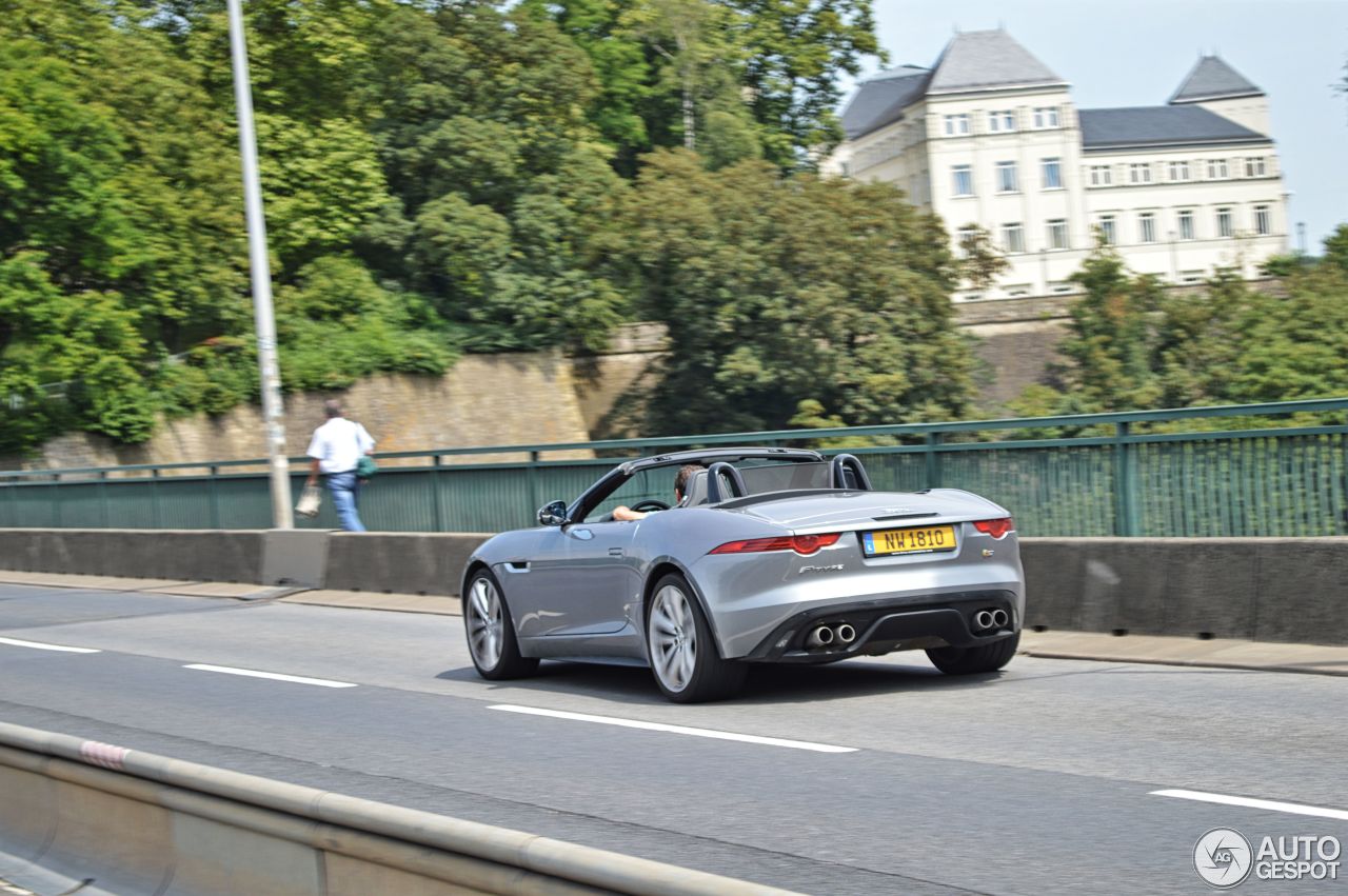 Jaguar F-TYPE S V8 Convertible