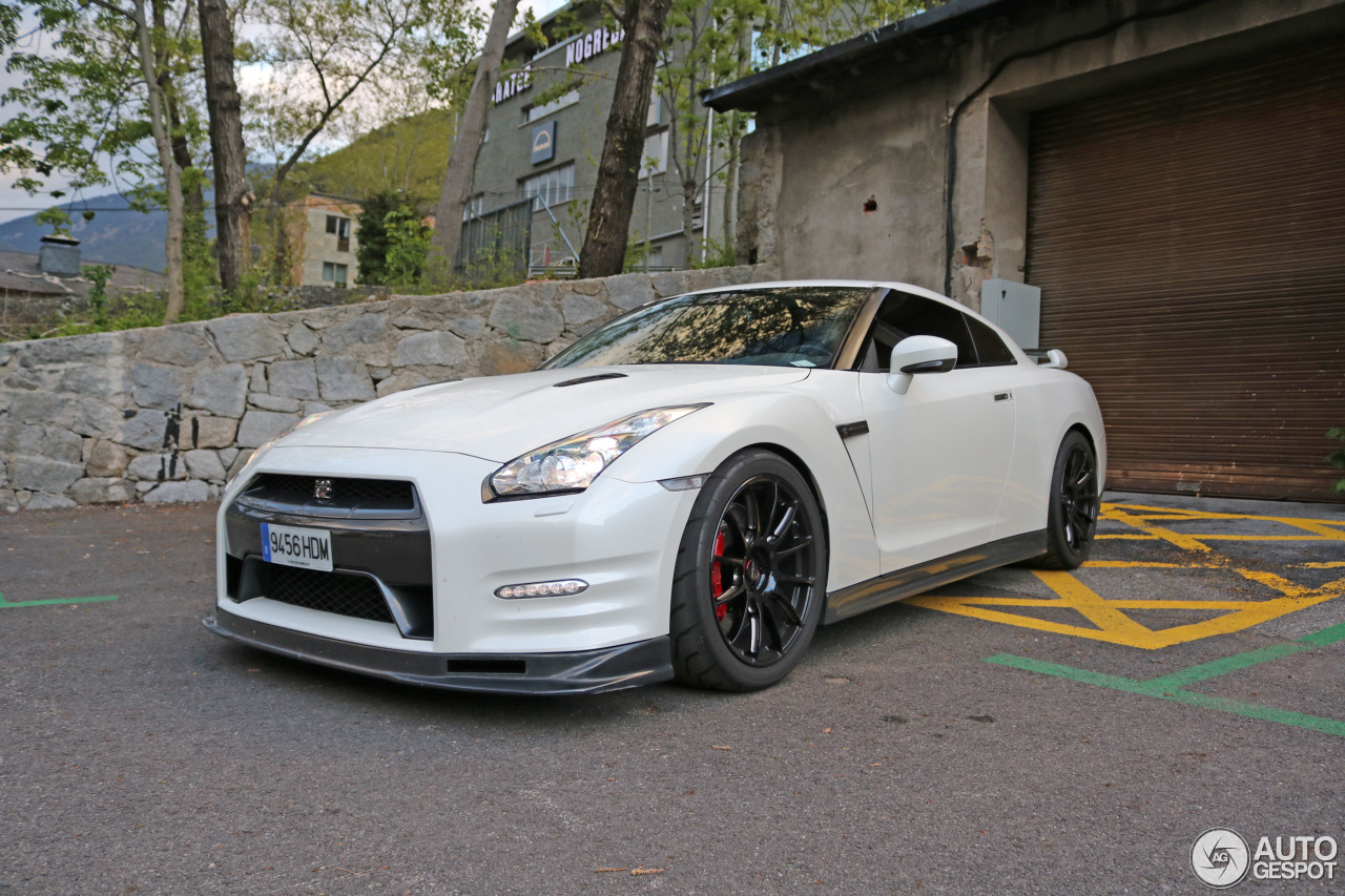 Nissan GT-R 2011