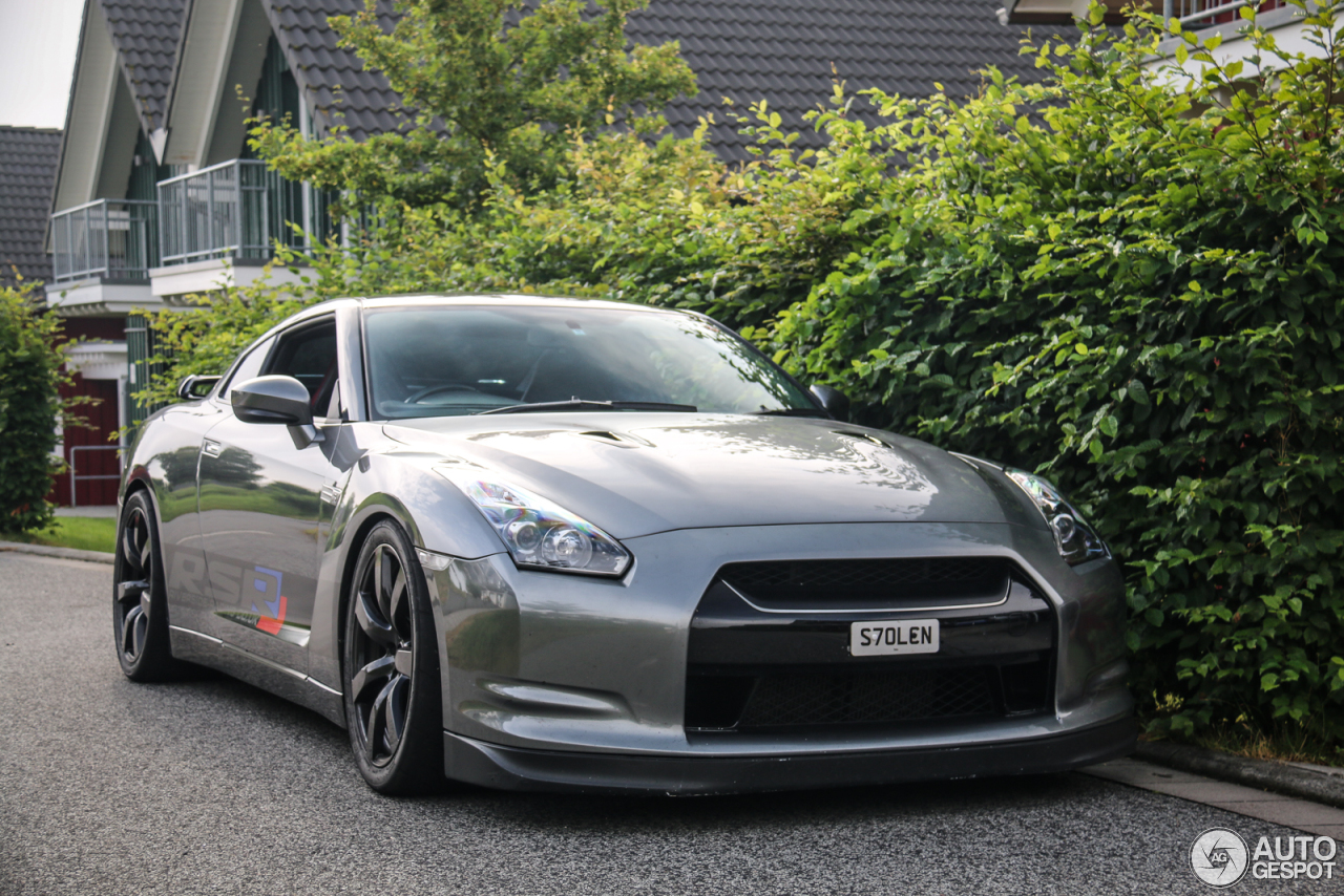 Nissan GT-R