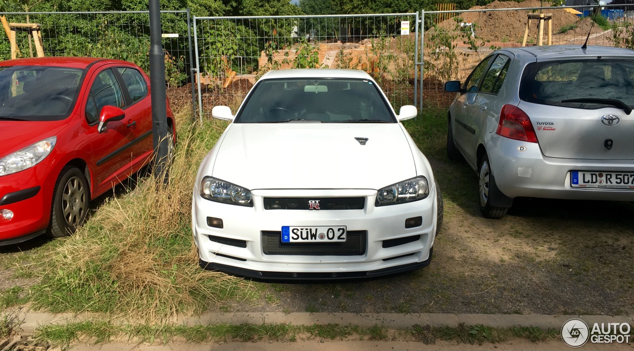 Nissan Skyline R34 GT-R