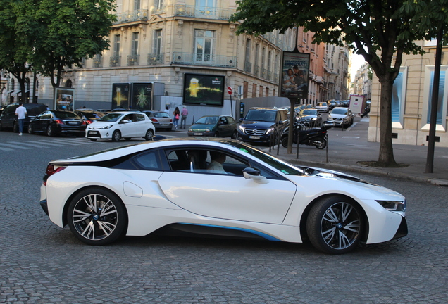 BMW i8