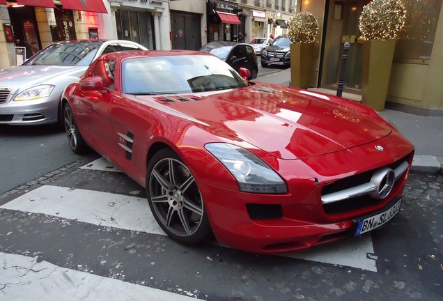 Mercedes-Benz SLS AMG