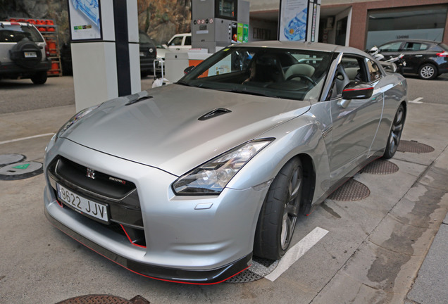 Nissan GT-R