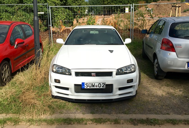 Nissan Skyline R34 GT-R