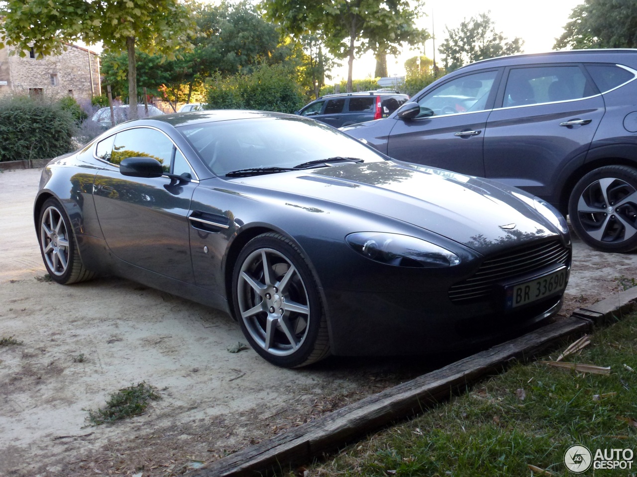 Aston Martin V8 Vantage