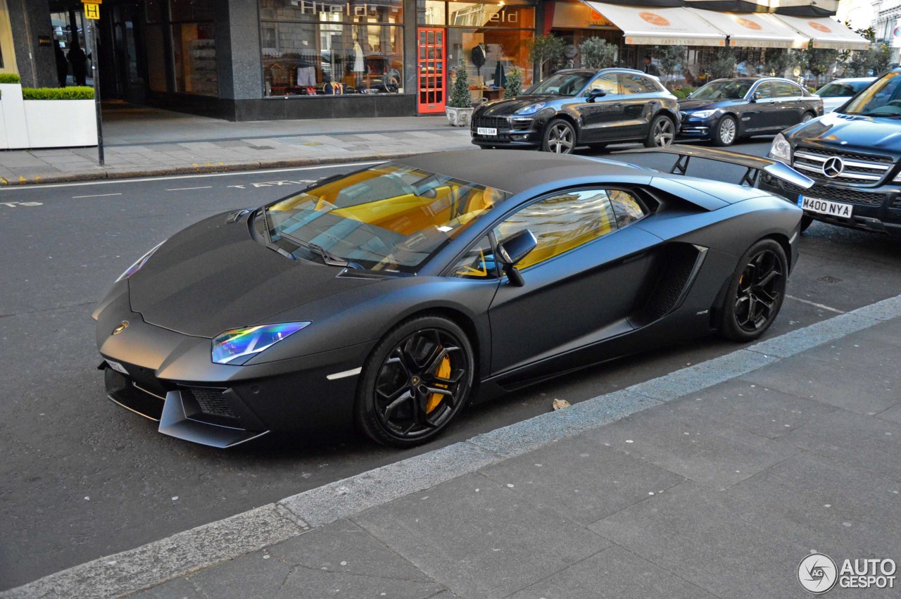 Lamborghini Aventador LP700-4