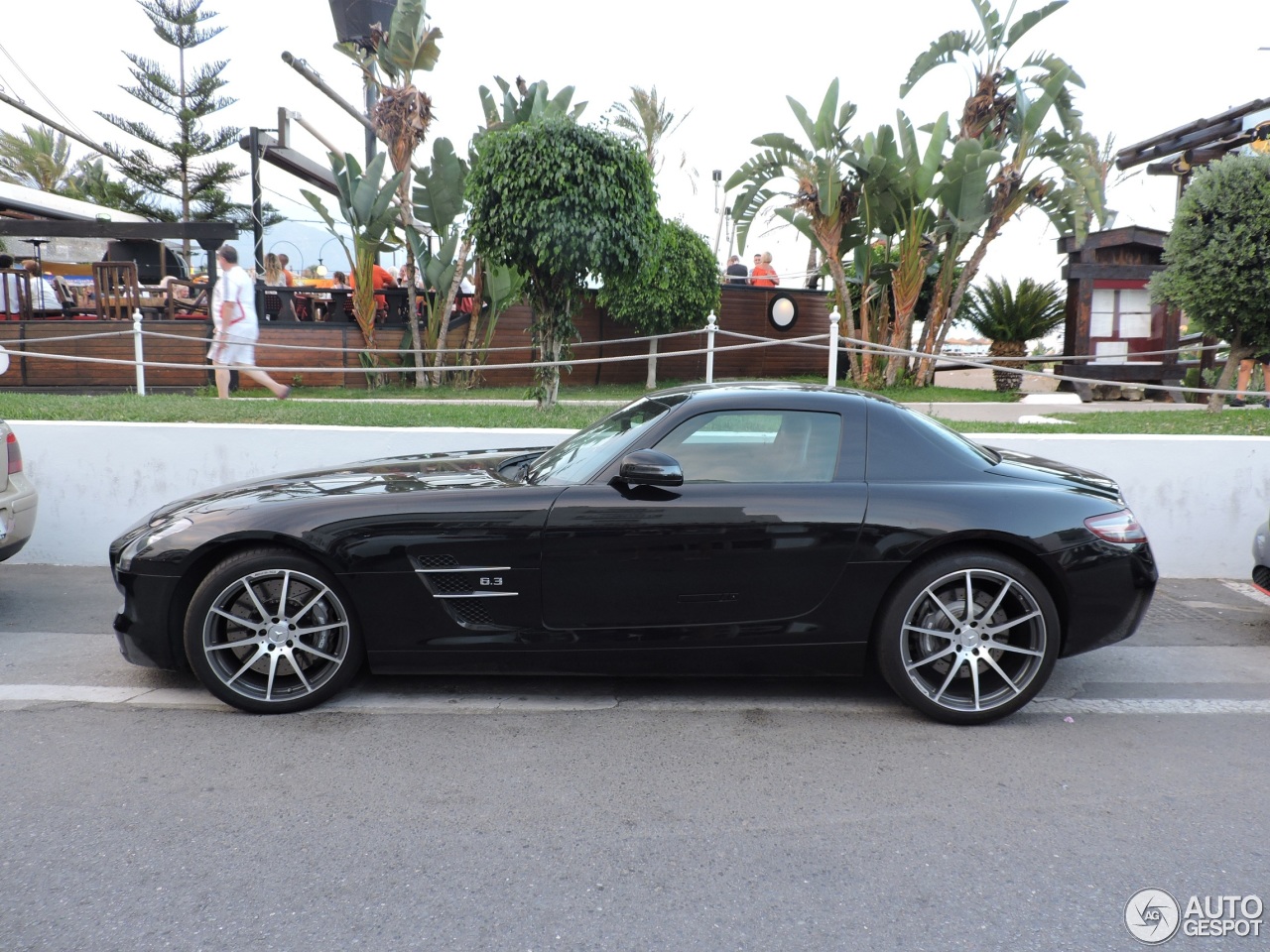 Mercedes-Benz SLS AMG