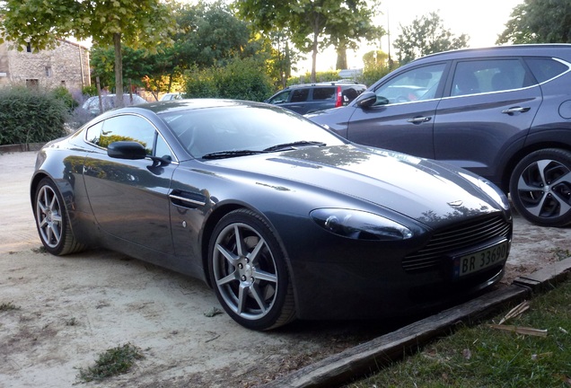 Aston Martin V8 Vantage