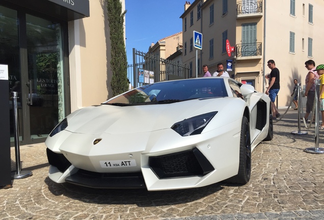 Lamborghini Aventador LP700-4