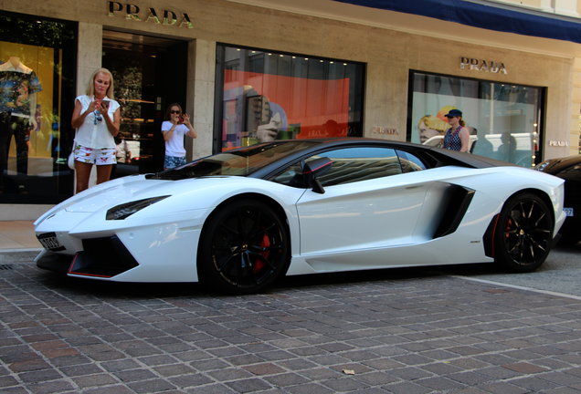 Lamborghini Aventador LP700-4 Pirelli Edition