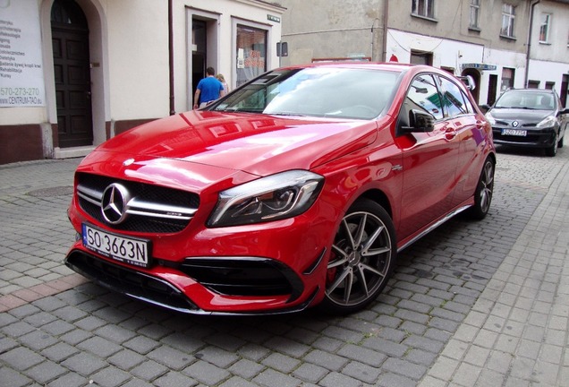 Mercedes-AMG A 45 W176 2015