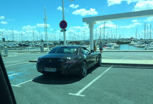 Mercedes-Benz SLS AMG