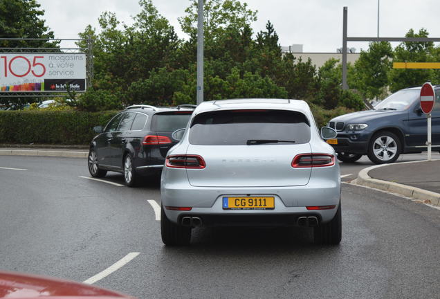 Porsche 95B Macan Turbo