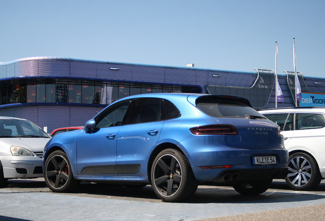 Porsche 95B Macan Turbo