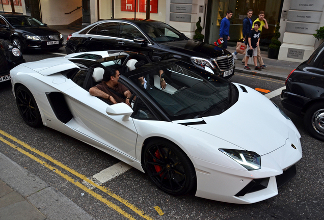 Lamborghini Aventador LP700-4 Roadster