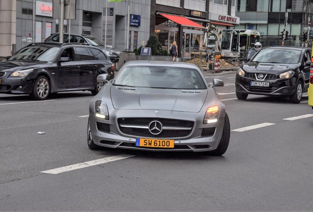 Mercedes-Benz SLS AMG