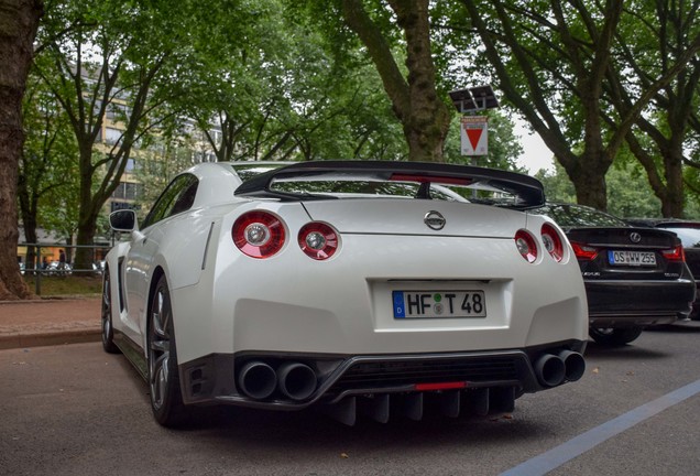 Nissan GT-R 2014