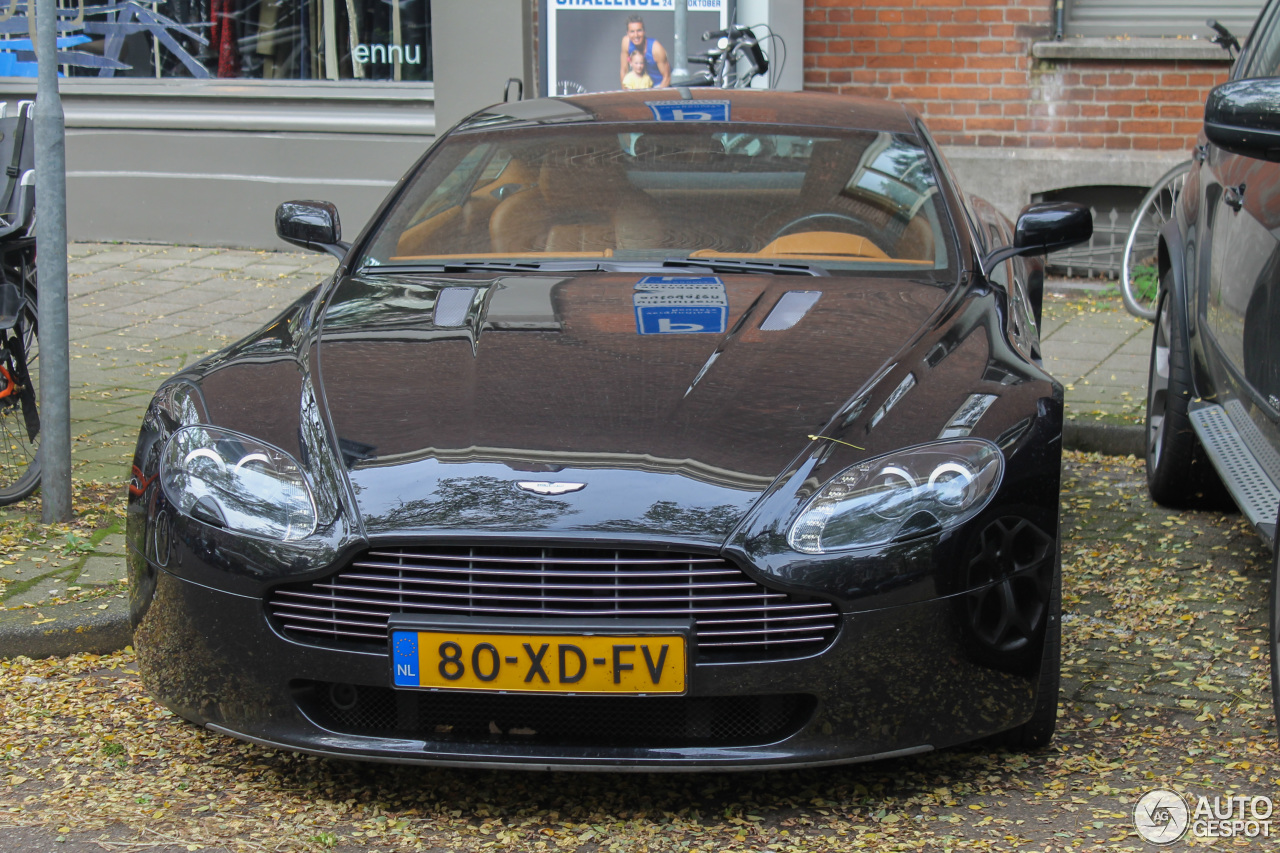 Aston Martin V8 Vantage