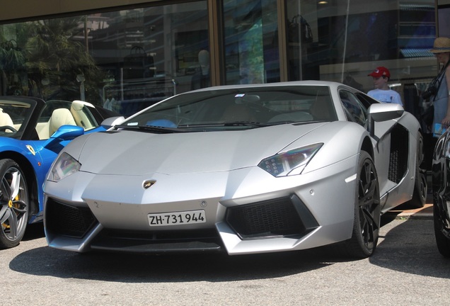 Lamborghini Aventador LP700-4