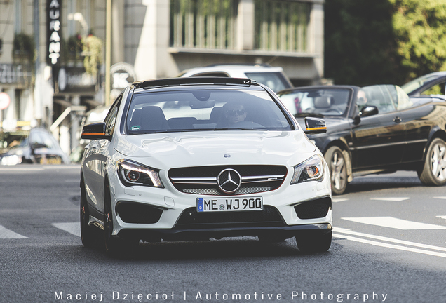 Mercedes-Benz CLA 45 AMG OrangeArt Edition C117