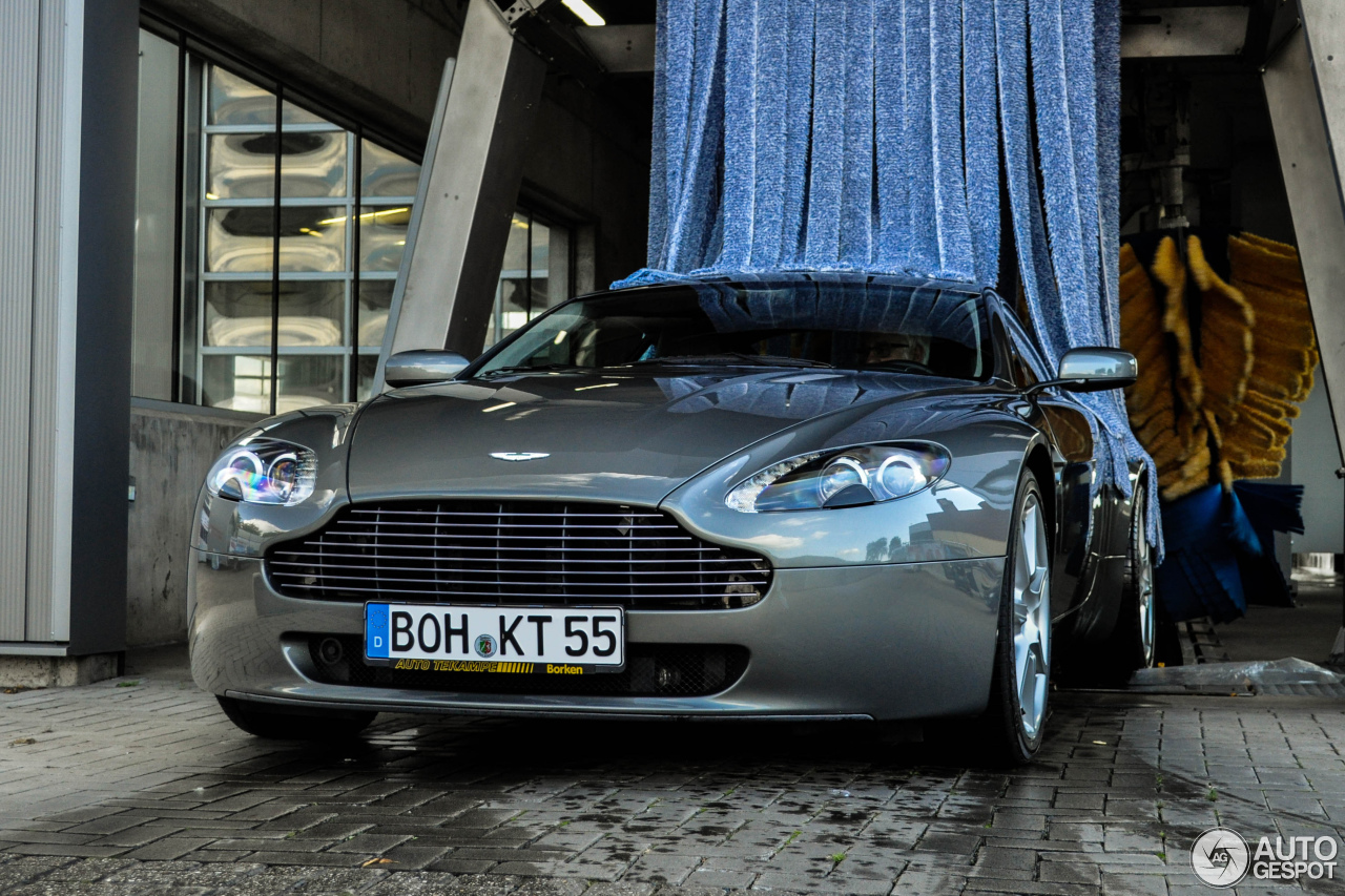 Aston Martin V8 Vantage