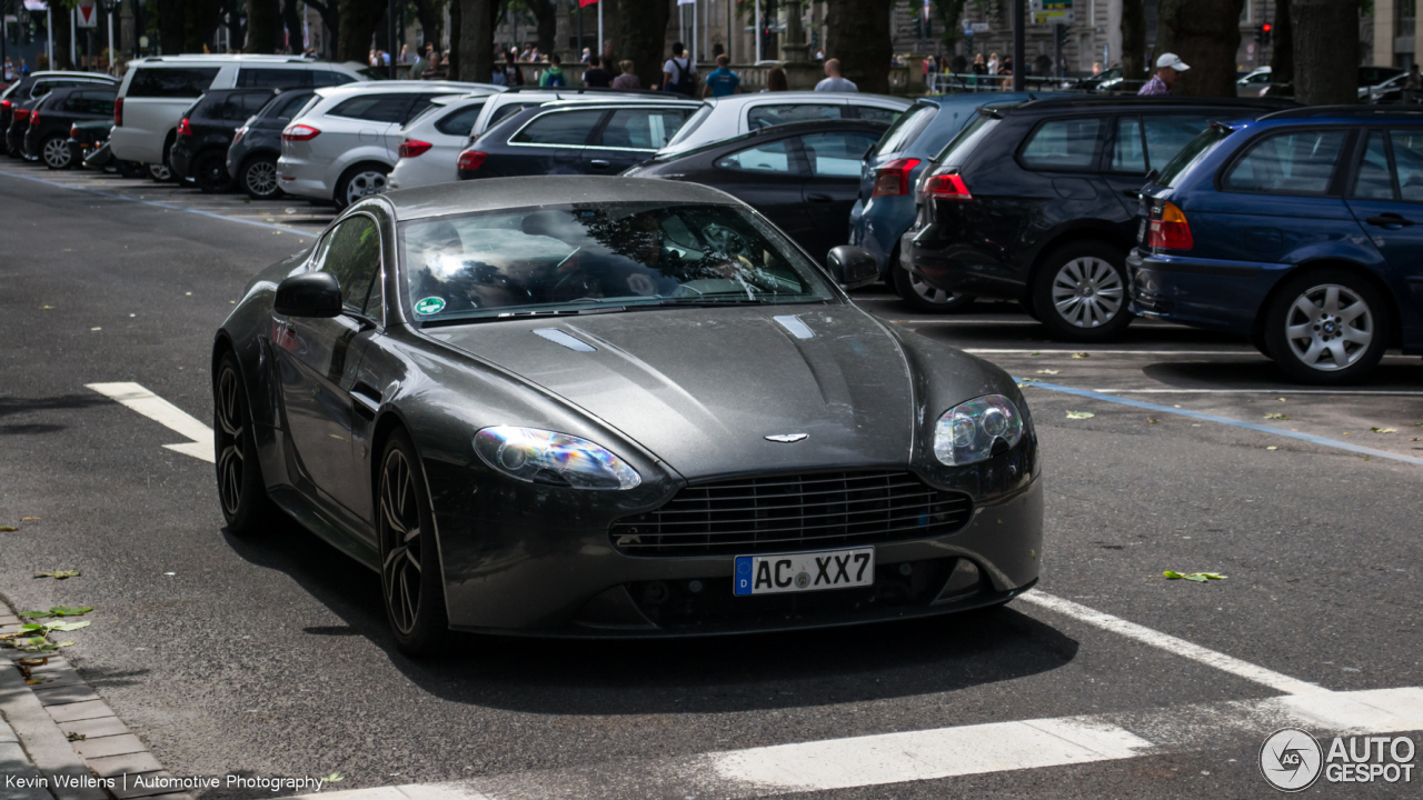 Aston Martin V8 Vantage S