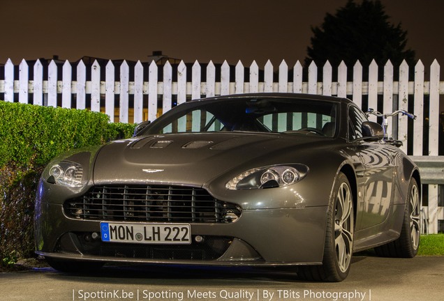 Aston Martin V12 Vantage