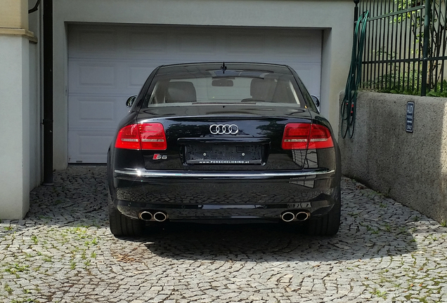 Audi S8 D3