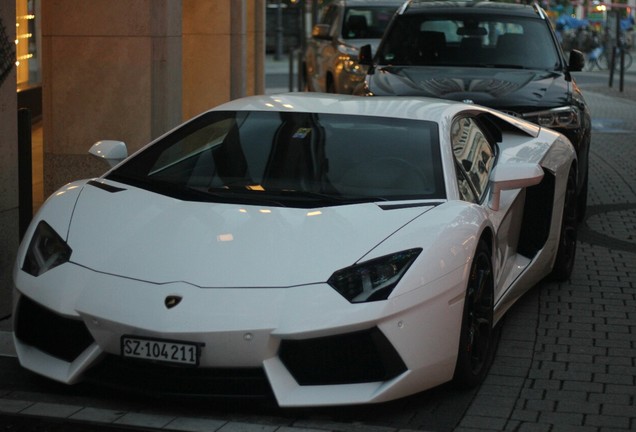 Lamborghini Aventador LP700-4