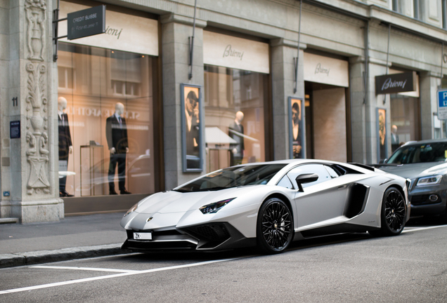 Lamborghini Aventador LP750-4 SuperVeloce