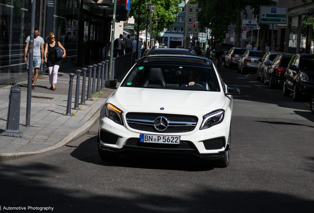 Mercedes-AMG GLA 45 X156