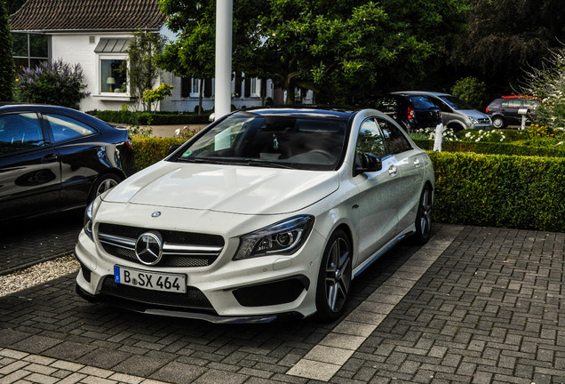 Mercedes-Benz CLA 45 AMG C117