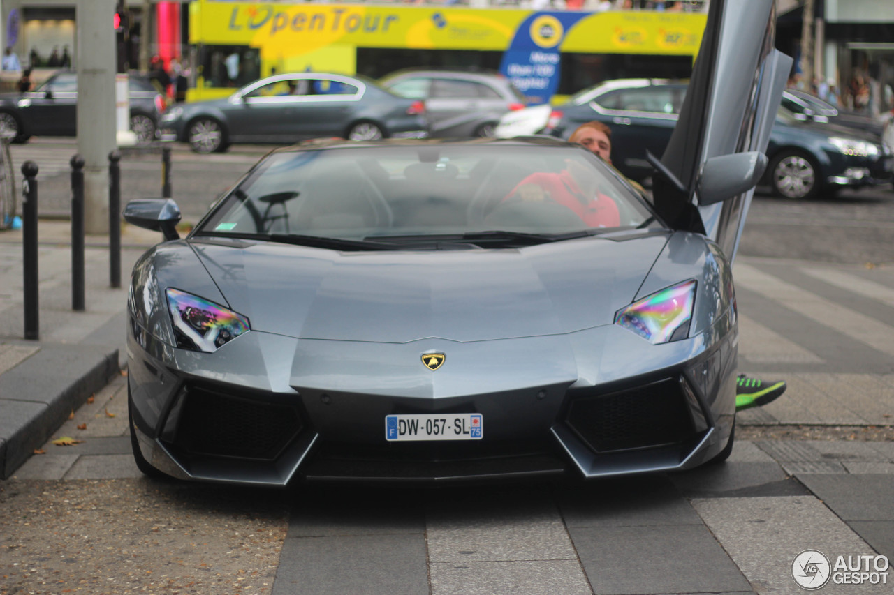 Lamborghini Aventador LP700-4 Roadster