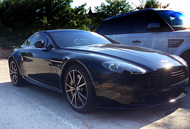 Aston Martin V8 Vantage 2012