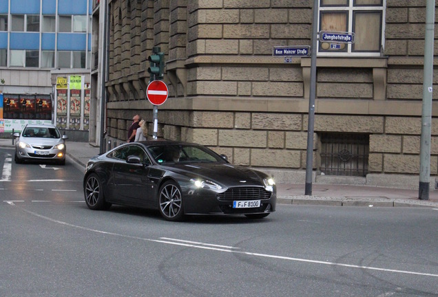 Aston Martin V8 Vantage S