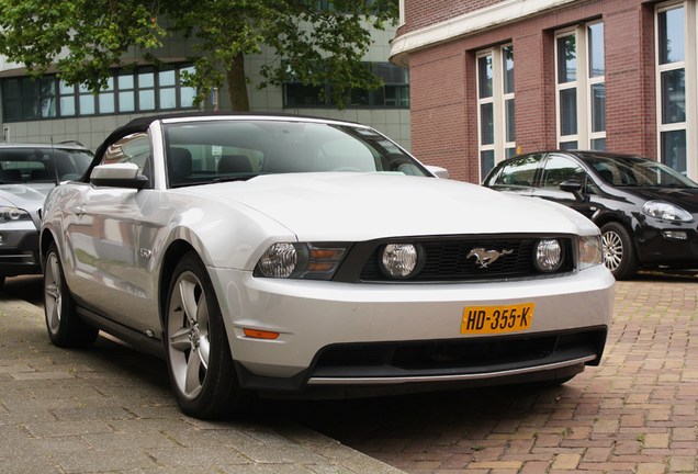 Ford Mustang GT Convertible 2011