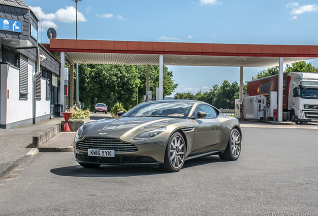 Aston Martin DB11