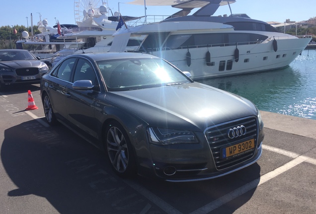 Audi S8 D4