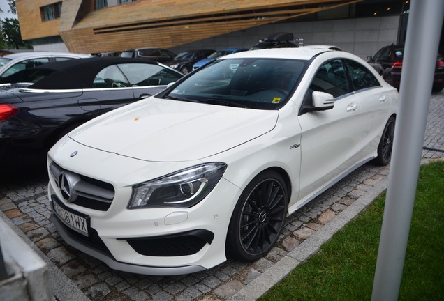 Mercedes-Benz CLA 45 AMG C117