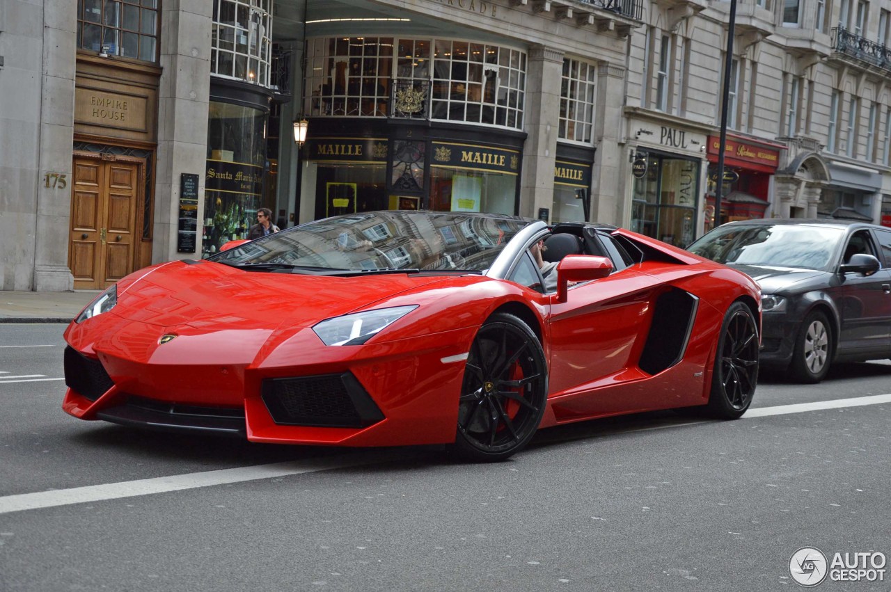 Lamborghini Aventador LP700-4 Roadster