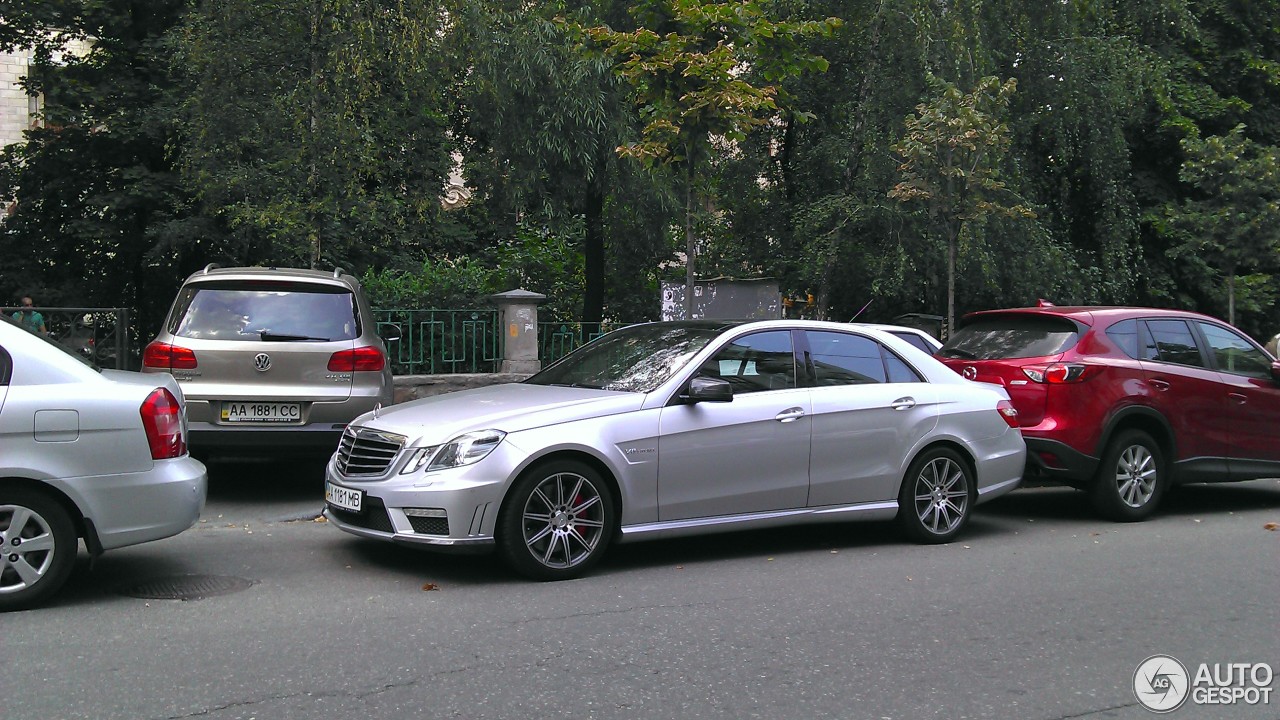 Mercedes-Benz E 63 AMG W212 V8 Biturbo