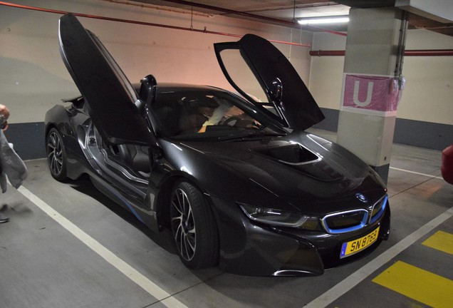 BMW i8