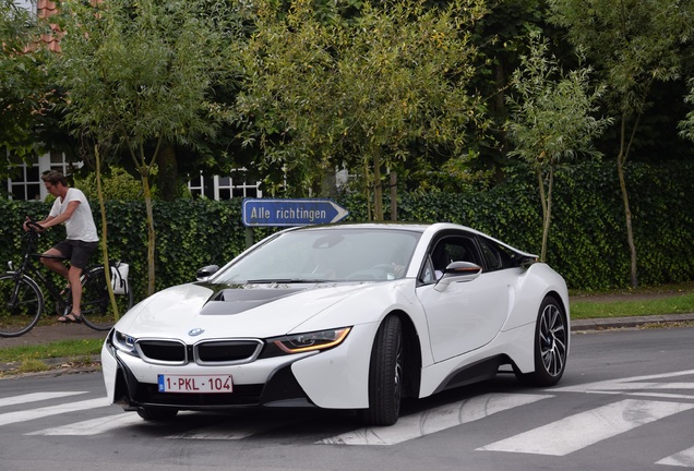 BMW i8