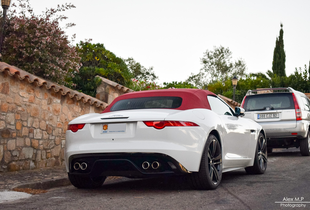 Jaguar F-TYPE S V8 Convertible