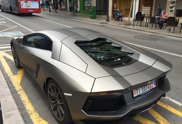 Lamborghini Aventador LP700-4