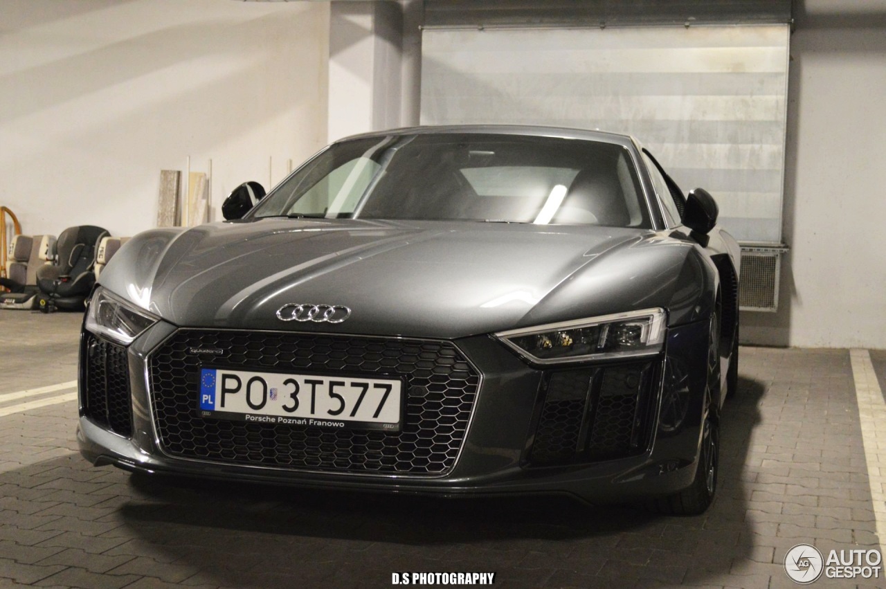 Audi R8 V10 Plus 2015