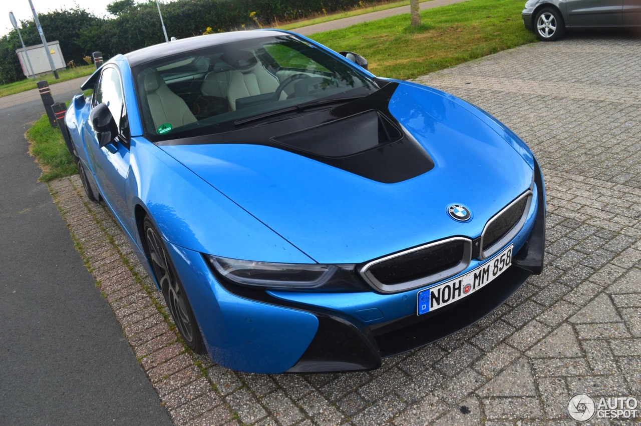 BMW i8