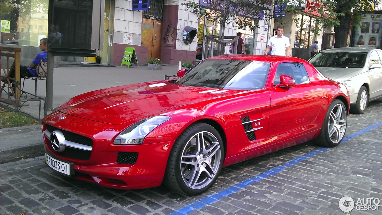 Mercedes-Benz SLS AMG