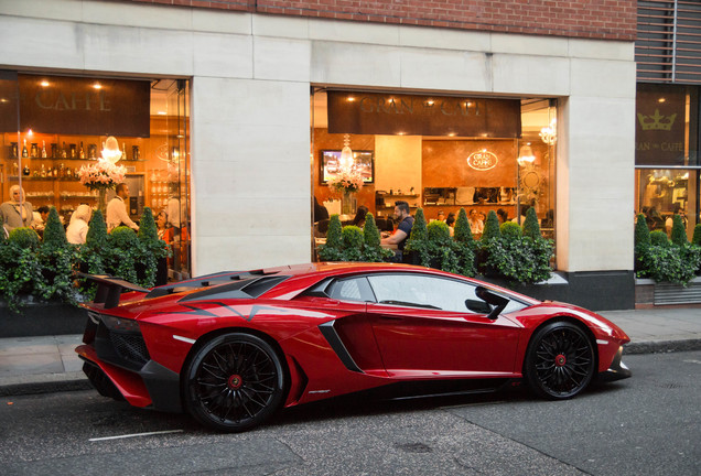 Lamborghini Aventador LP750-4 SuperVeloce